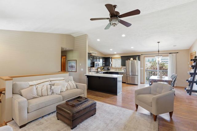 10505 S Sharon Rd, Spokane, WA 99223