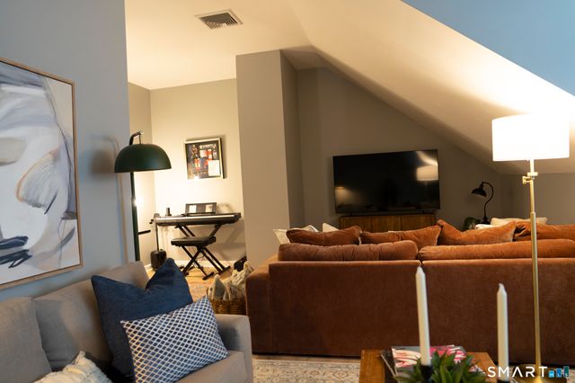 94 Goodwin Circle 94, Hartford, CT 06105