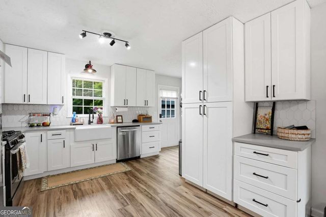 2134 E Cherokee Drive, Woodstock, GA 30188