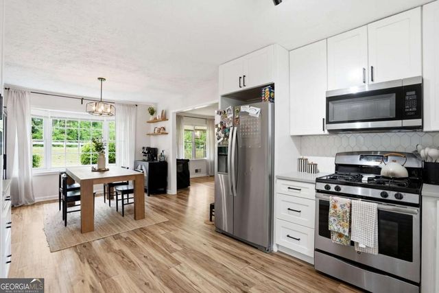 2134 E Cherokee Drive, Woodstock, GA 30188