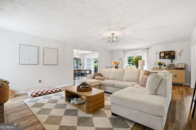 2134 E Cherokee Drive, Woodstock, GA 30188