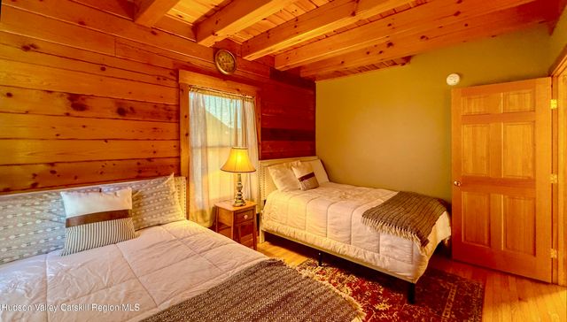 6 Debbie Drive, Athens, NY 12015
