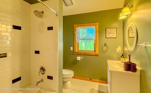 6 Debbie Drive, Athens, NY 12015