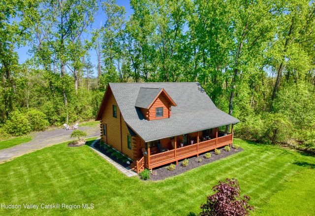 6 Debbie Drive, Athens, NY 12015