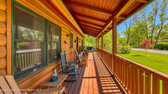 6 Debbie Drive, Athens, NY 12015