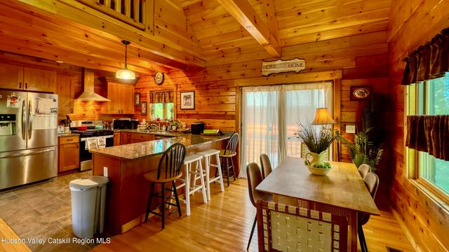 6 Debbie Drive, Athens, NY 12015