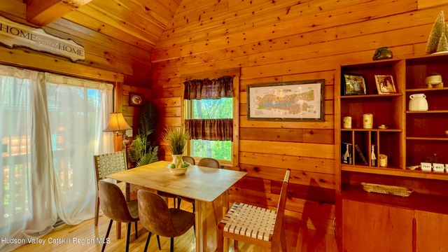 6 Debbie Drive, Athens, NY 12015