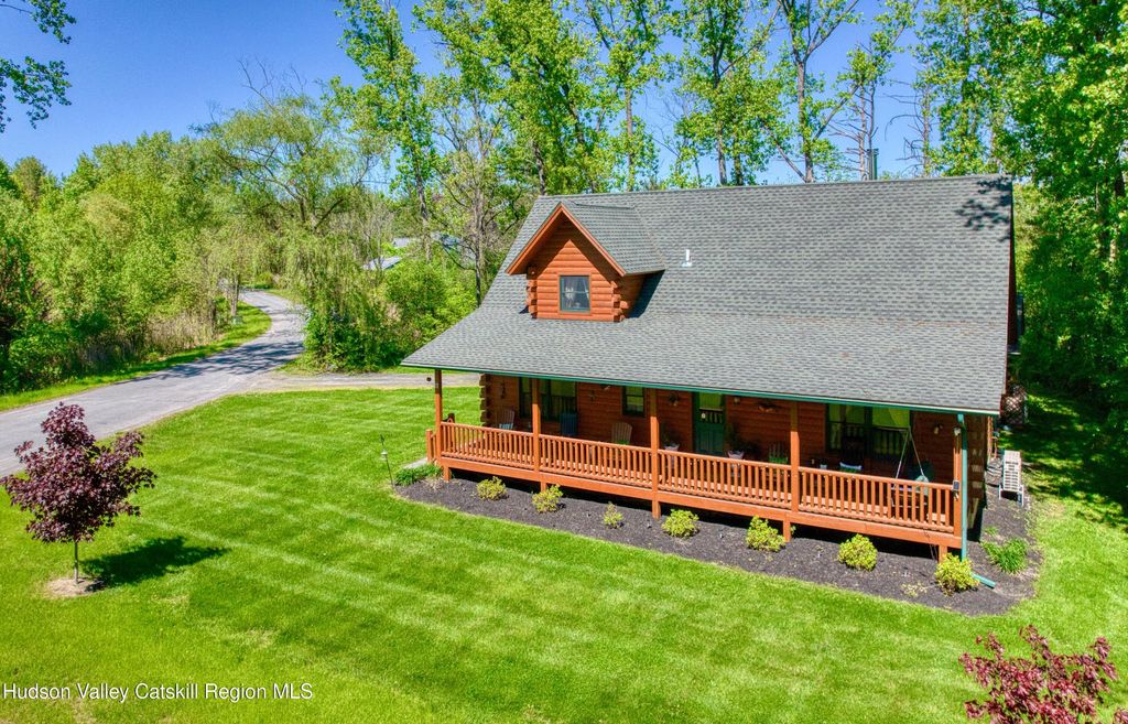6 Debbie Drive, Athens, NY 12015