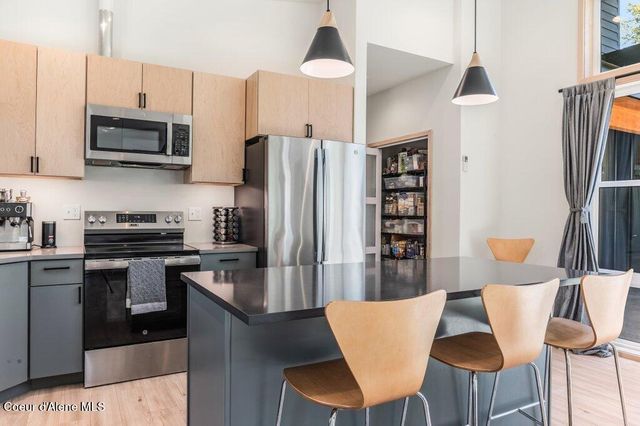 10130 W Pine ST, Sandpoint, ID 83864