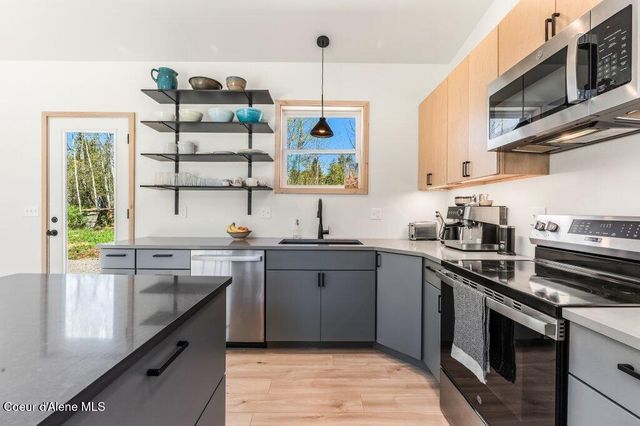 10130 W Pine ST, Sandpoint, ID 83864