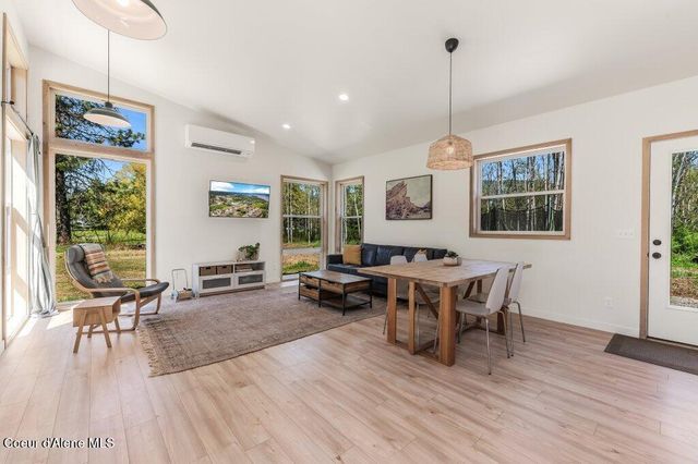 10130 W Pine ST, Sandpoint, ID 83864