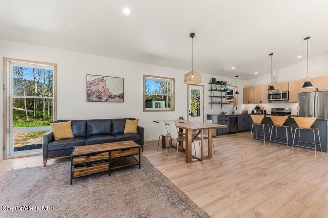 10130 W Pine ST, Sandpoint, ID 83864