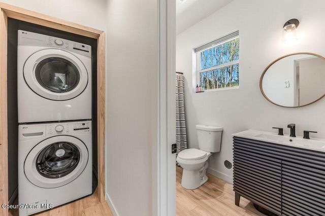 10130 W Pine ST, Sandpoint, ID 83864