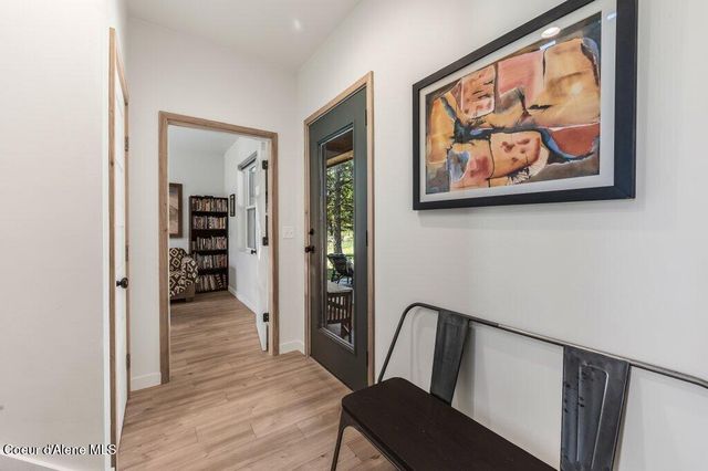 10130 W Pine ST, Sandpoint, ID 83864
