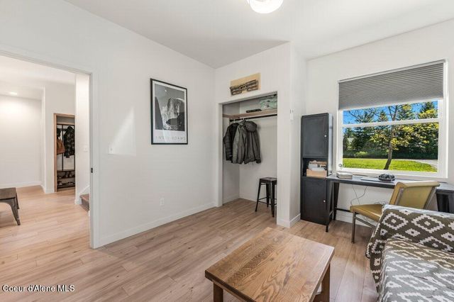 10130 W Pine ST, Sandpoint, ID 83864