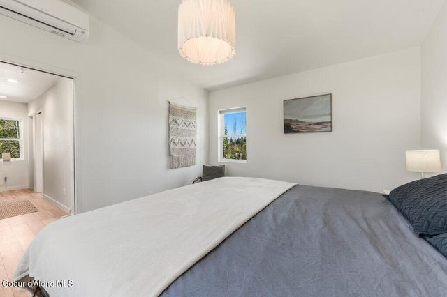 10130 W Pine ST, Sandpoint, ID 83864