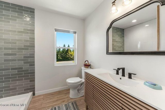 10130 W Pine ST, Sandpoint, ID 83864