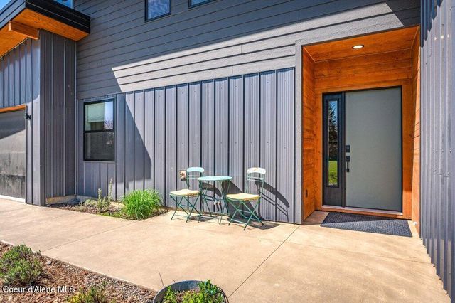 10130 W Pine ST, Sandpoint, ID 83864