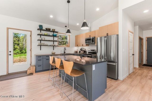 10130 W Pine ST, Sandpoint, ID 83864
