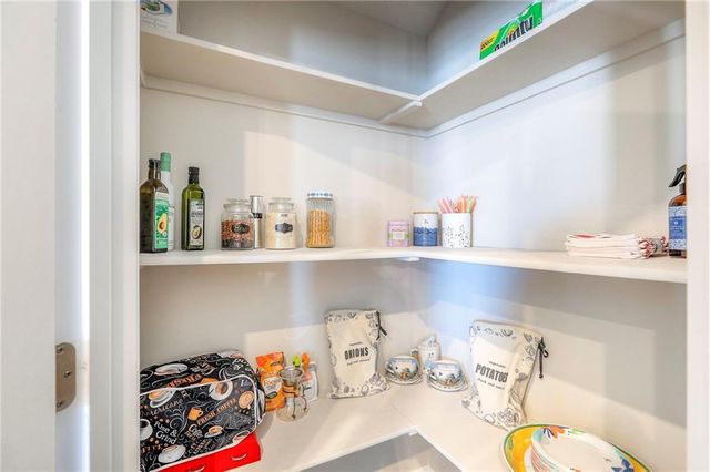 532 SE Reid Street, Blue Springs, MO 64014