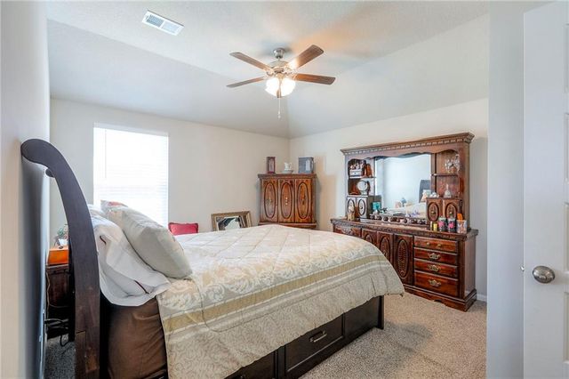 532 SE Reid Street, Blue Springs, MO 64014