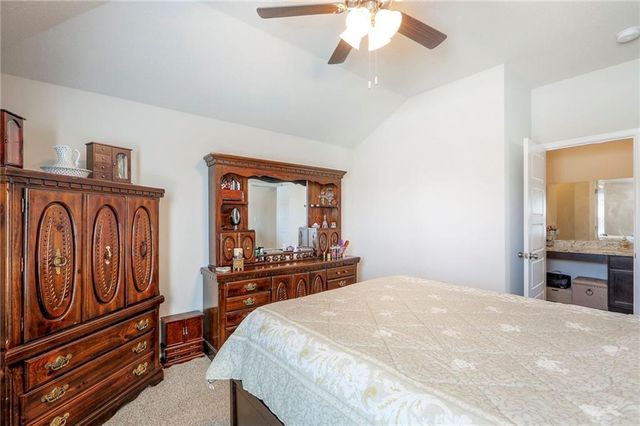 532 SE Reid Street, Blue Springs, MO 64014