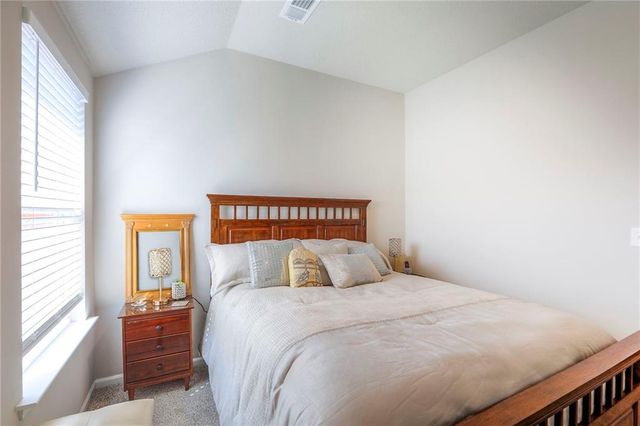 532 SE Reid Street, Blue Springs, MO 64014