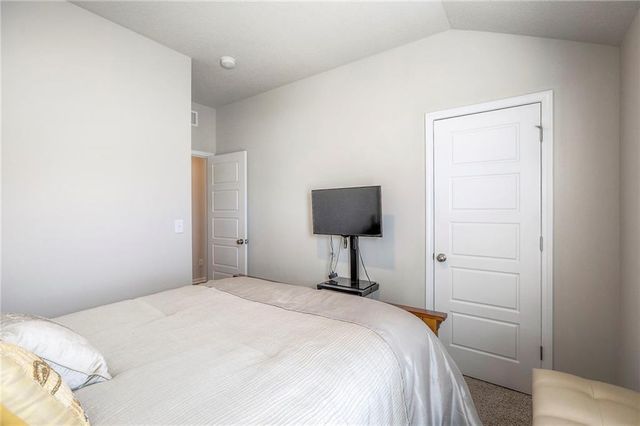 532 SE Reid Street, Blue Springs, MO 64014