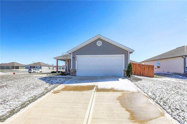 532 SE Reid Street, Blue Springs, MO 64014