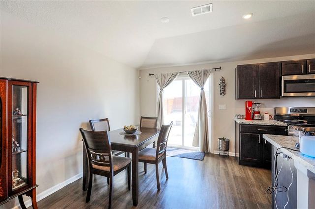 532 SE Reid Street, Blue Springs, MO 64014