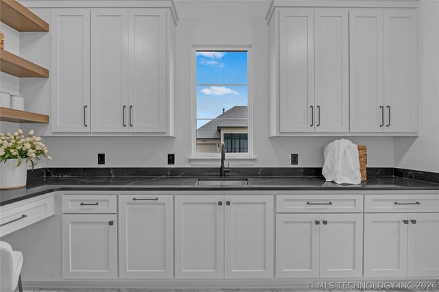 303 N 85th Court, Broken Arrow, OK 74014