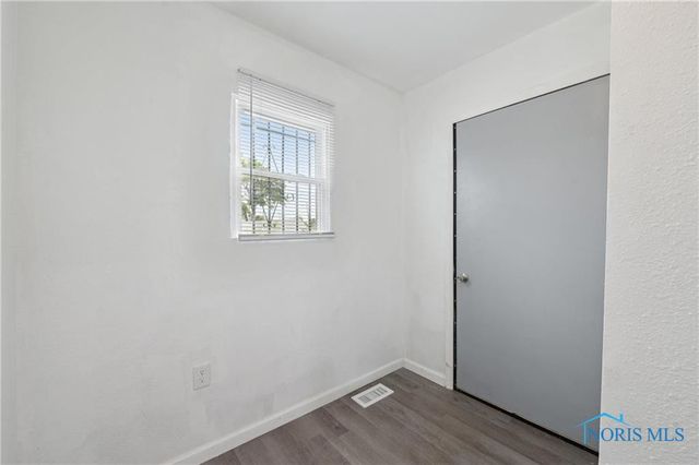 1155 Pinewood Avenue, Toledo, OH 43607