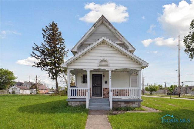 1155 Pinewood Avenue, Toledo, OH 43607