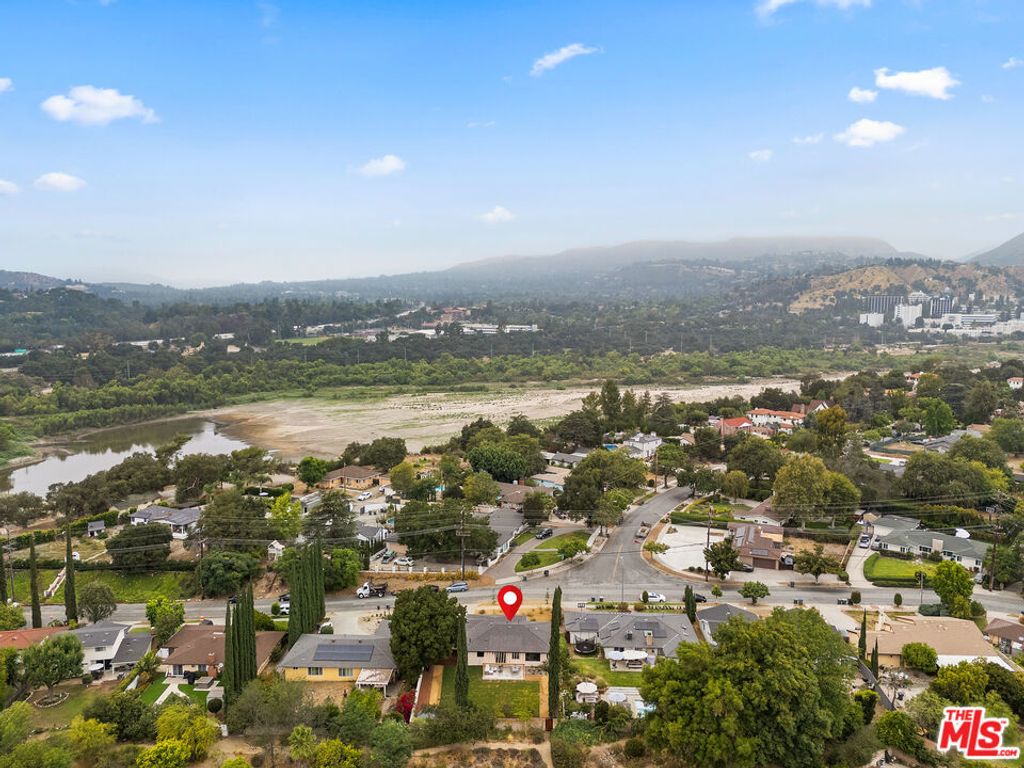 Image 36 of property listing at 974 La Canada Verdugo Road, Pasadena, CA 91103