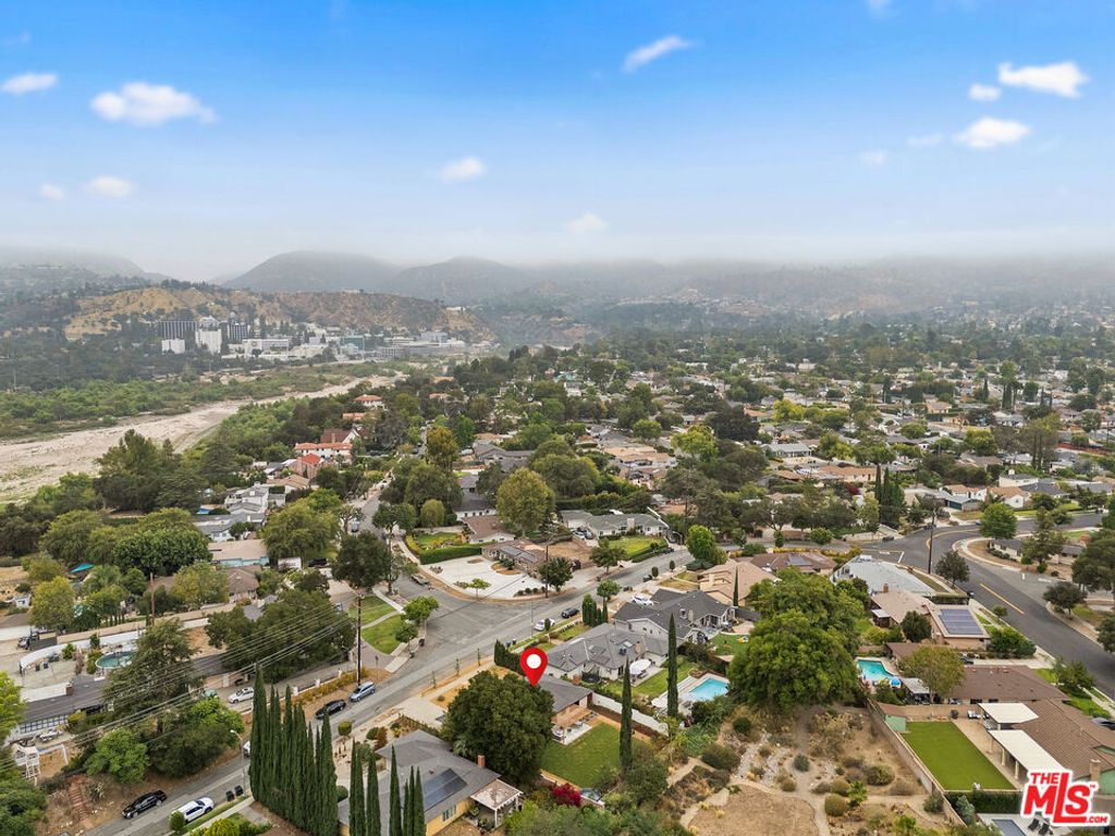 Image 37 of property listing at 974 La Canada Verdugo Road, Pasadena, CA 91103