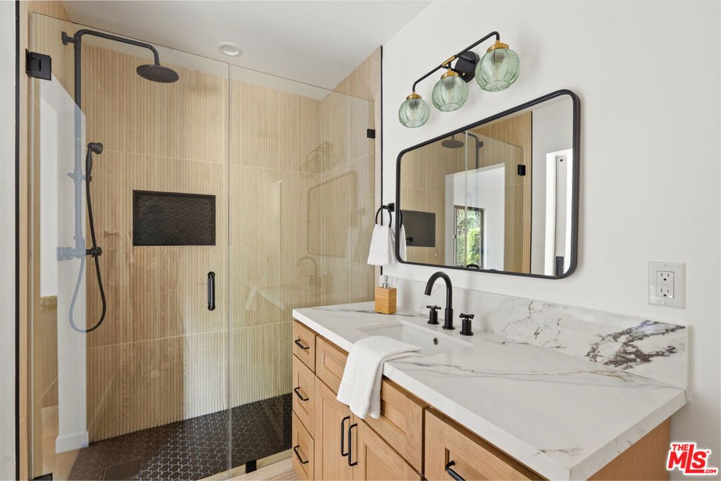 Image 6 of property listing at 974 La Canada Verdugo Road, Pasadena, CA 91103