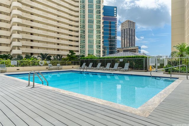 469 Ena Road 1512, Honolulu, HI 96815