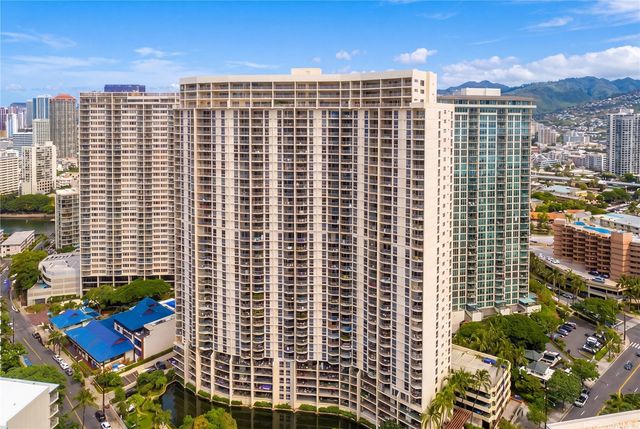 469 Ena Road 1512, Honolulu, HI 96815