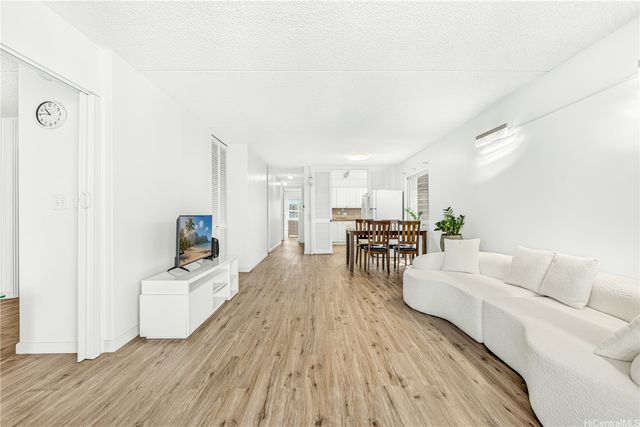 469 Ena Road 1512, Honolulu, HI 96815