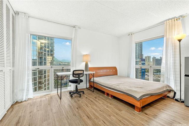 469 Ena Road 1512, Honolulu, HI 96815