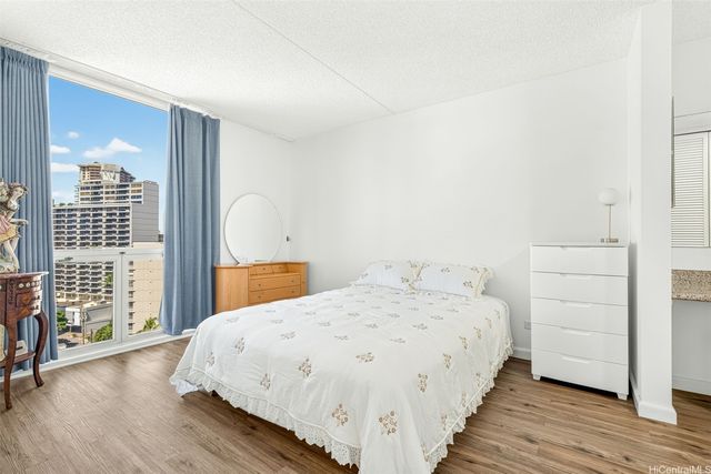 469 Ena Road 1512, Honolulu, HI 96815