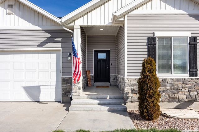 237 E TATE CT, Grantsville, UT 84029