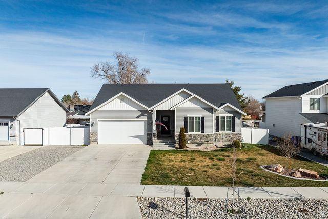237 E TATE CT, Grantsville, UT 84029