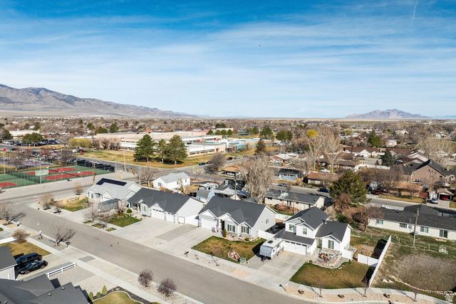 237 E TATE CT, Grantsville, UT 84029