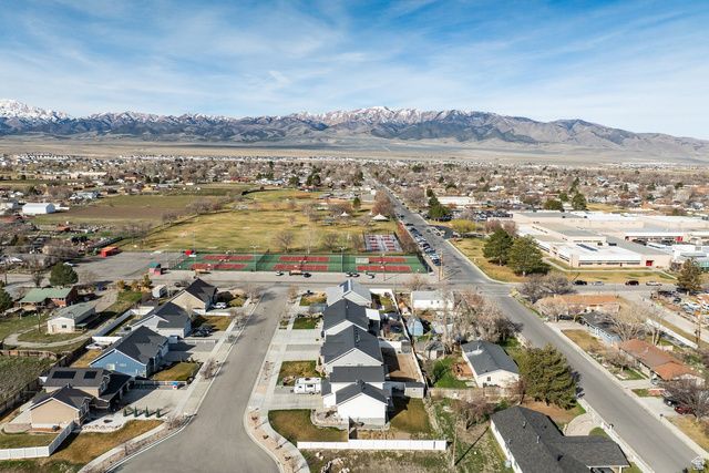 237 E TATE CT, Grantsville, UT 84029