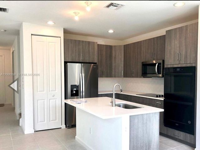 3525 NW 1st Street, Pompano Beach, FL 33069