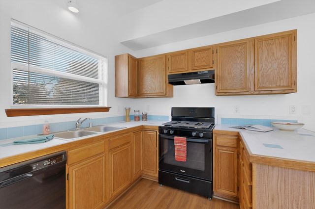 9 Apache Plume Road, Los Lunas, NM 87031