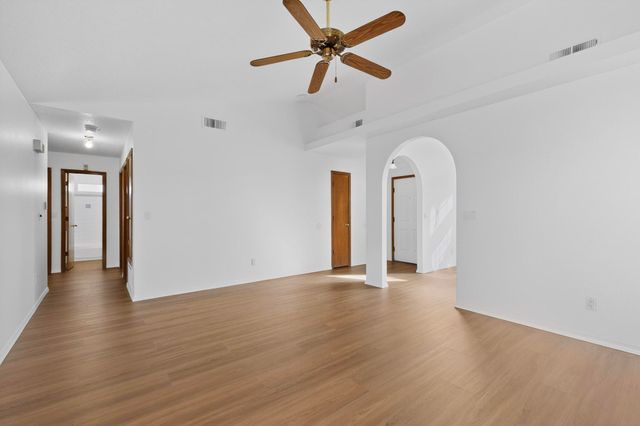 9 Apache Plume Road, Los Lunas, NM 87031