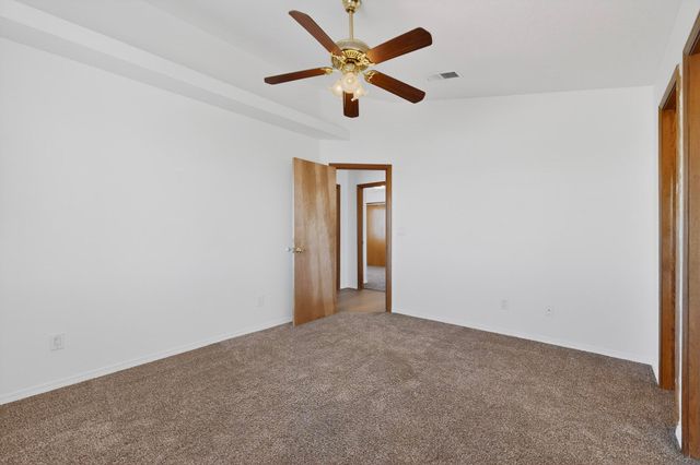 9 Apache Plume Road, Los Lunas, NM 87031