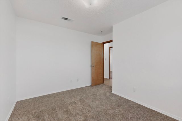 9 Apache Plume Road, Los Lunas, NM 87031